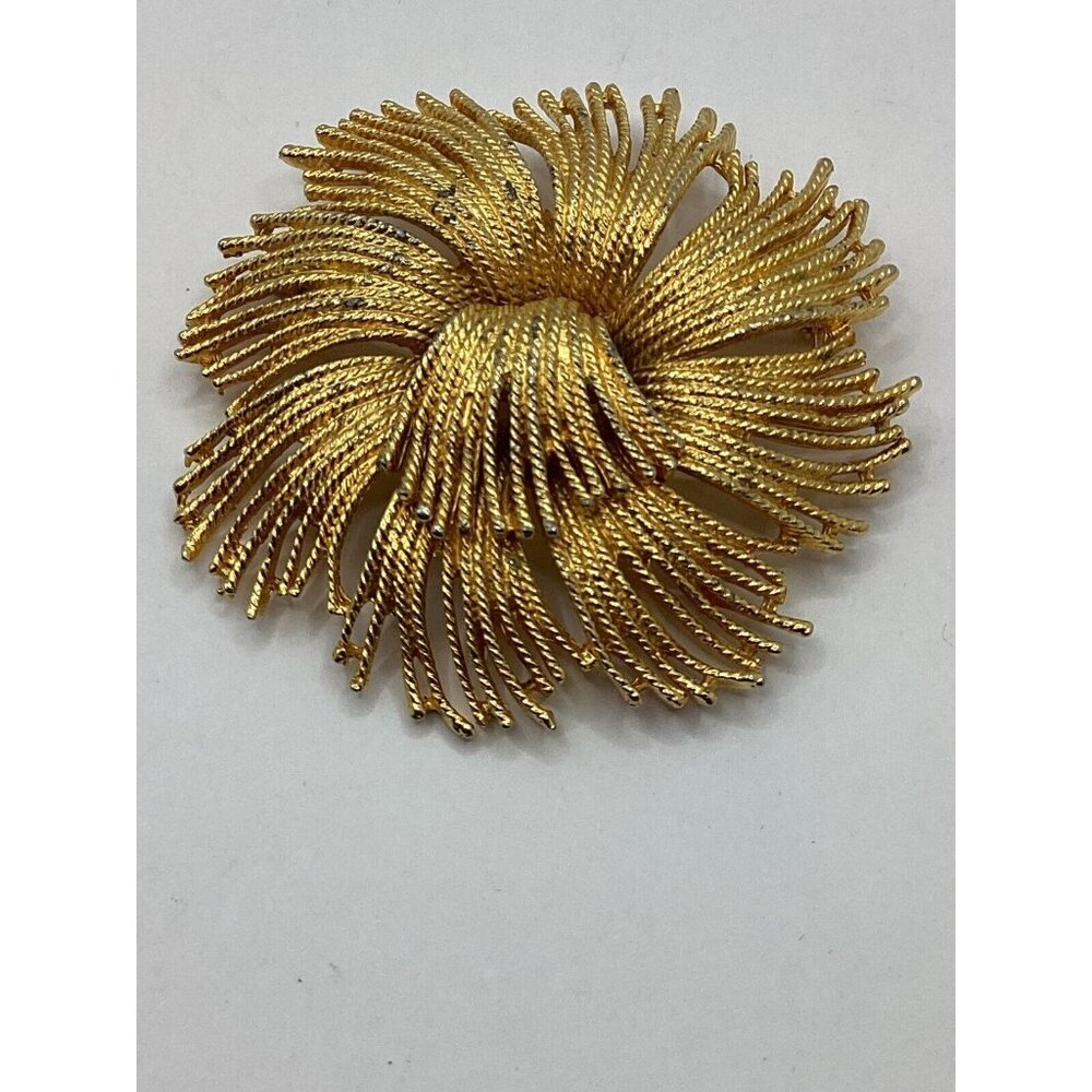 Retro Monet Cordelia Goldtone Open Weave Art Deco Brooch